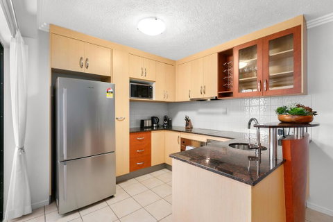 Chic City Apartment With Waterfront Views - Mackay Tourism 2