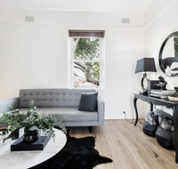 Chic Woollahra Pied--Terre with Parking - Mackay Tourism