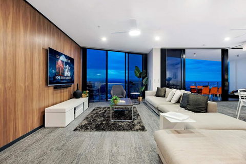 Circle On Cavill Subpenthouse - Mackay Tourism 1