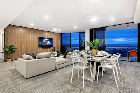 Circle On Cavill Subpenthouse - Mackay Tourism 0