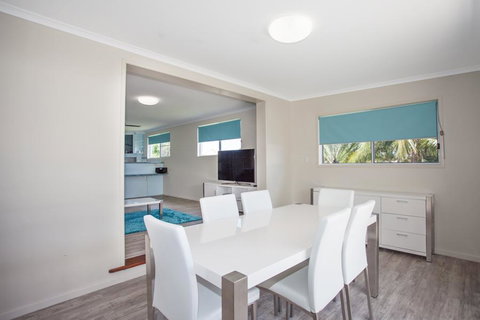 City Beach Holiday House - Mackay Tourism 1