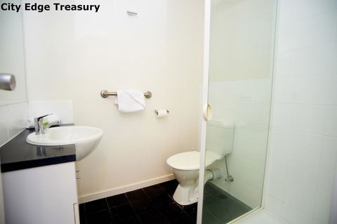 City Edge East Melbourne Apartment Hotel - Mackay Tourism 3