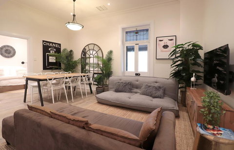 CITYSCAPE Davcorp Executive Rentals - Free Wifi Wine Netflix In Nth Adelaide - Mackay Tourism 1