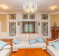 Classic 5 Beds Mt Dandenong Resort - Mackay Tourism