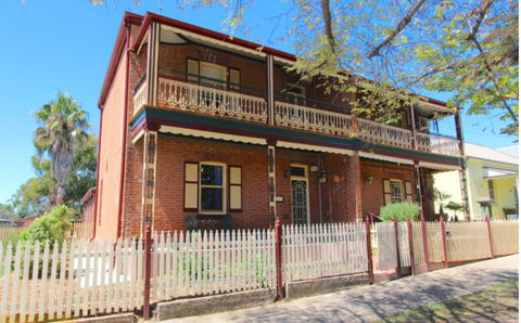 Classic Old Style House - Mackay Tourism 0