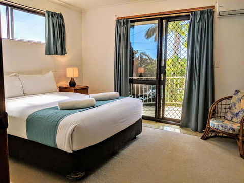 Cleveland Visitor Villas Motel - Mackay Tourism 3