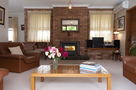 Clifton Gardens B&B - Mackay Tourism 2