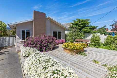 CLOUD NINE - ROSEBUD - Mackay Tourism 0