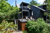 Cloudsong Chalet 3 - Close to the village centre