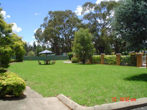 Coachmans Rest Motor Lodge - Mackay Tourism 2