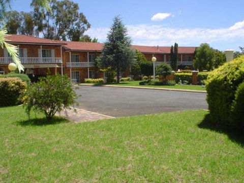 Coachmans Rest Motor Lodge - Mackay Tourism 0