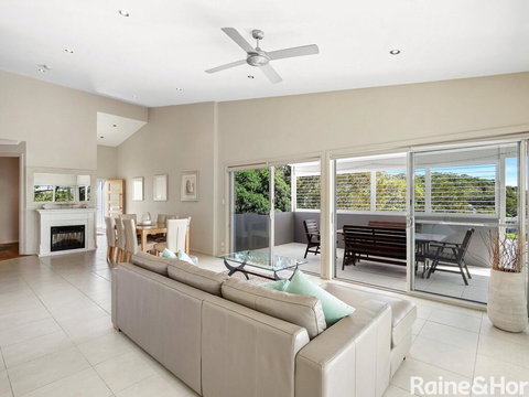 Coast - 3/42 Avoca Drive, Avoca Beach - Mackay Tourism 2