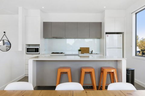 Coast Drive Beach Golf 31 - Mackay Tourism 0