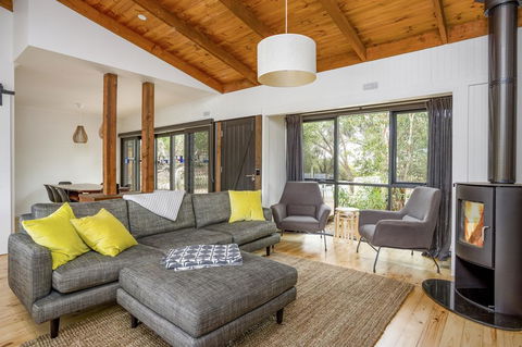 Coast Sorrento Holiday House - Mackay Tourism 1