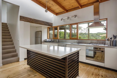 Coast Sorrento Holiday House - Mackay Tourism 0