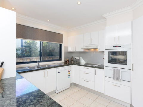 Coastal Haven @ Gerroa - Mackay Tourism 3