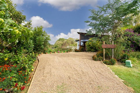 Cobhearthome - Mackay Tourism 1
