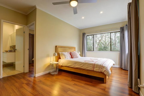 Cockatoo Hideaway - Mackay Tourism 2