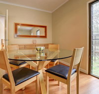 Cockatoo Hideaway - Mackay Tourism