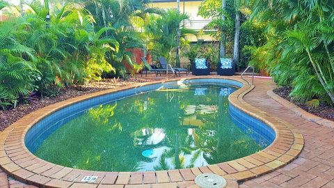 Coconut Grove Holiday Apartments - Mackay Tourism 0
