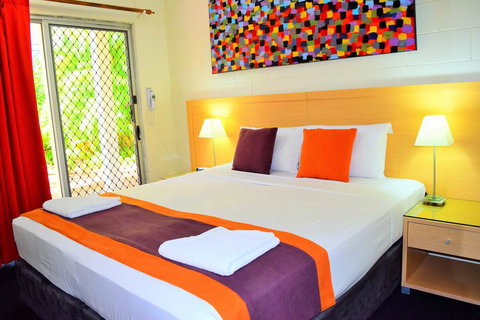 Coconut Grove Holiday Apartments - Mackay Tourism 2