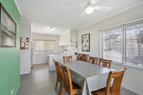 Coffey Court Cottage 2 - Mackay Tourism 2