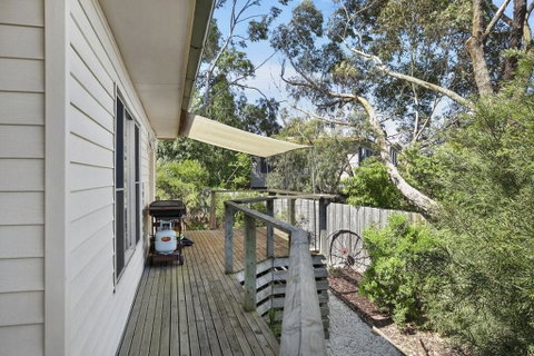 Coffey Court Cottage 2 - Mackay Tourism 3