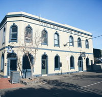 College Lawn Hotel - Mackay Tourism