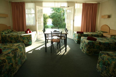 Colonial Court Motor Inn - Mackay Tourism 2