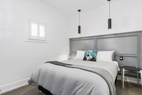 Colonial Hampdens - Mackay Tourism 0