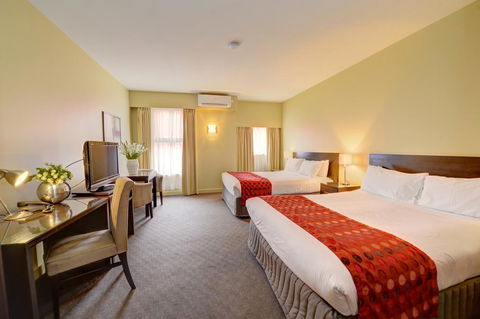 Comfort Inn & Suites City Views - Mackay Tourism 1