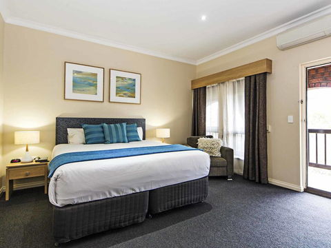 Comfort Inn & Suites Sombrero - Mackay Tourism 0