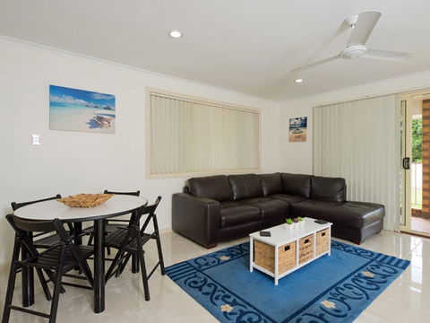 Comfortable Lowset Family Home Only Minutes From The Water! Tarooki St, Bellara - Mackay Tourism 2