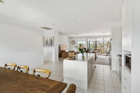 Comfy Coast Drive Condo - Mackay Tourism 2