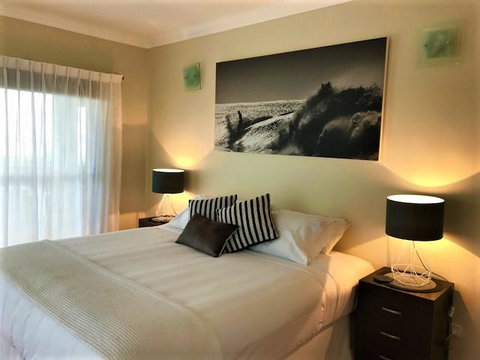 Compass Point 8 - Mackay Tourism 0