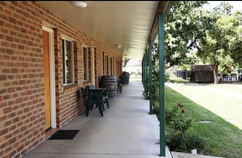 Condobolin Motor Inn - Mackay Tourism 1
