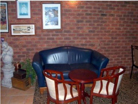 Condobolin Motor Inn - Mackay Tourism 0