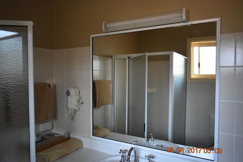Cooee Motel - Mackay Tourism 1
