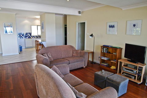 Cooinda, 17 Dulconghi Street - Mackay Tourism 0