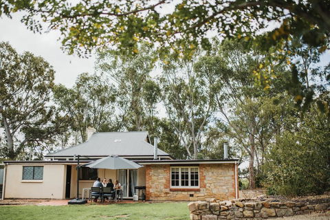 Cooke Cottage - Mackay Tourism 1