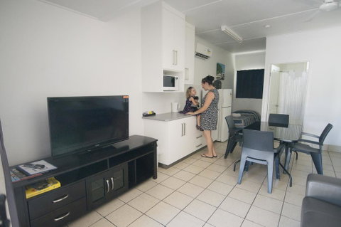 Cool Palms Motel - Mackay Tourism 1