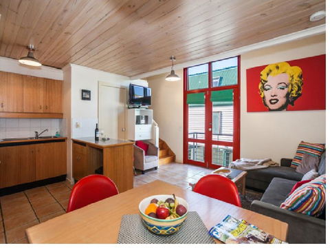 Cora Lynn - Apartment 18 - Mackay Tourism 1