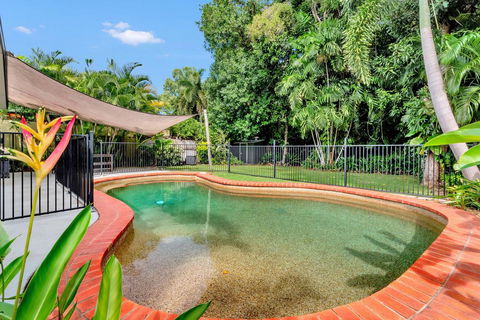 Coral Sea Holiday House - Mackay Tourism 0