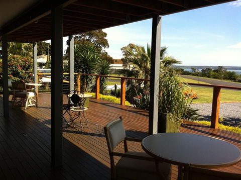 Corinella On The Esplanade Bed & Breakfast - Mackay Tourism 1