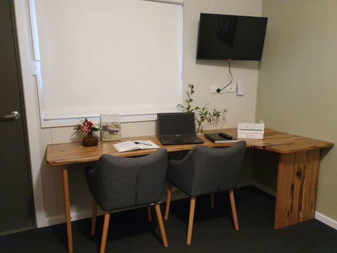 Cornwall House Accommodation - Mackay Tourism 3