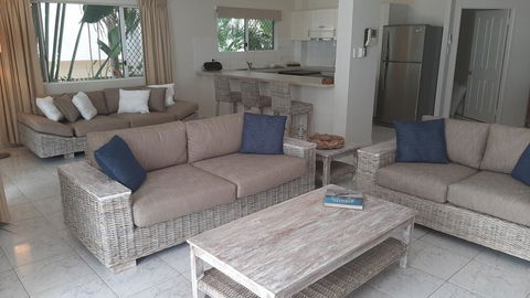 Costa Royale Trinity Beach - Mackay Tourism 3