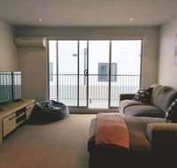 Cosy Modern Apartment in Brunswick - Mackay Tourism