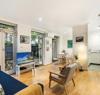 Cosy Modern Apartment With Leafy Courtyard - Mackay Tourism