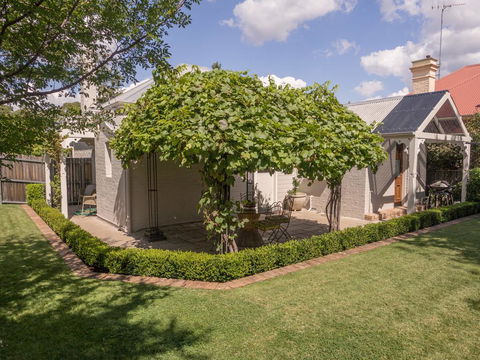 Cottage 79 - Mackay Tourism 3