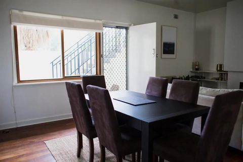 Cottesloe Beach Villa With Large Courtyard Sleeps 4 - Mackay Tourism 2